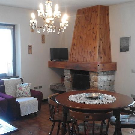 Casa Livia Maria Lägenhet Teglio Exteriör bild