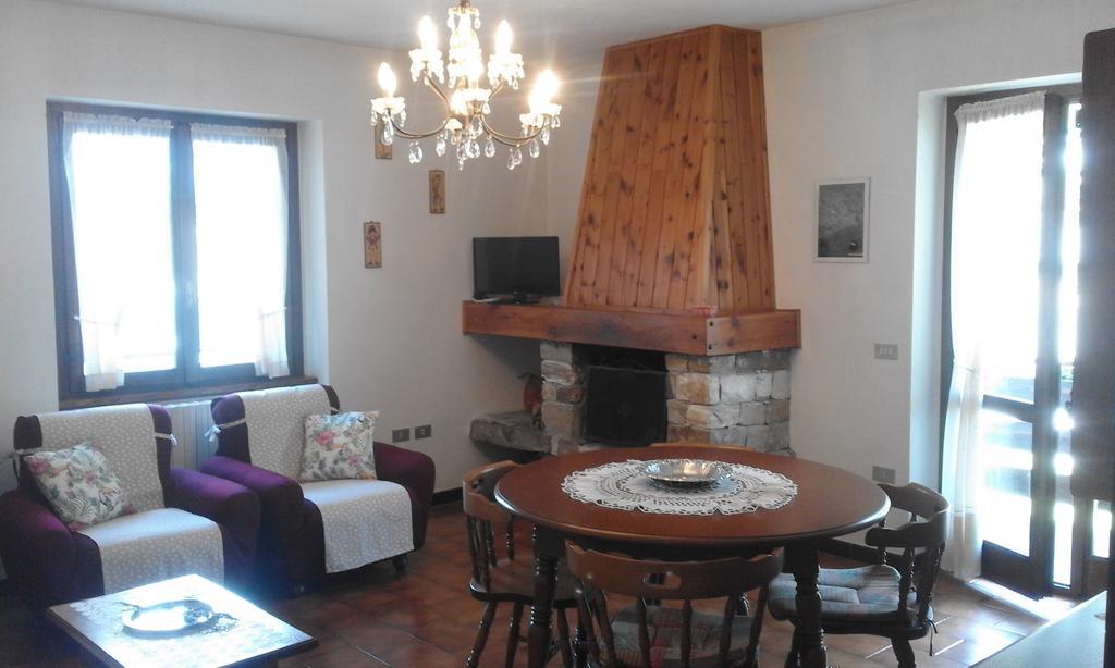 Casa Livia Maria Lägenhet Teglio Exteriör bild